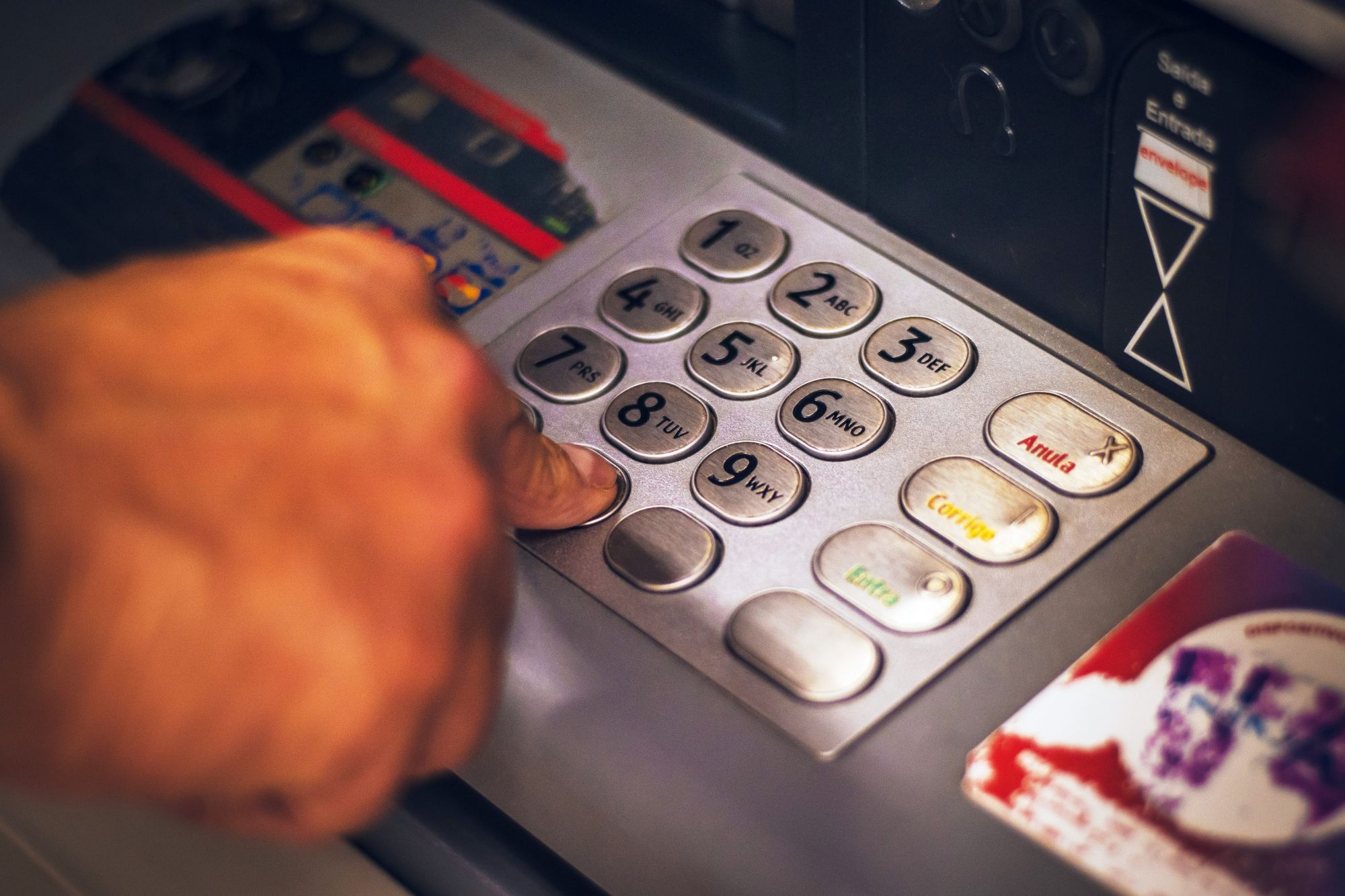 Фото ВТБ планирует обновить 40% банкоматов до конца 2023 года