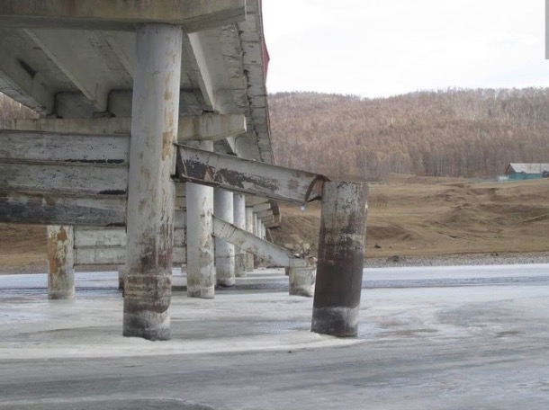 Фото Глава Республики одобрил ремонт моста в с. Михайловка (ФОТО)