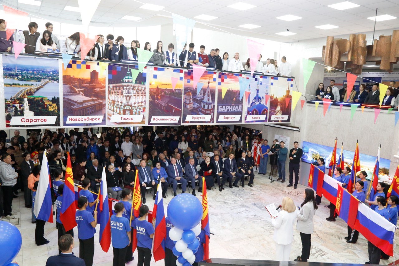 Фото  Вузы Бурятии представили российское образование на выставке в Улан-Баторе