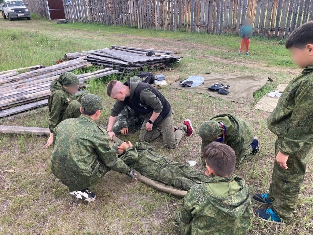 Фото В Улан-Удэ казачат обучили основам тактической медицины