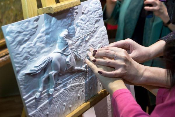 Фото В Бурятии музей презентовал тактильные модели уникальных картин