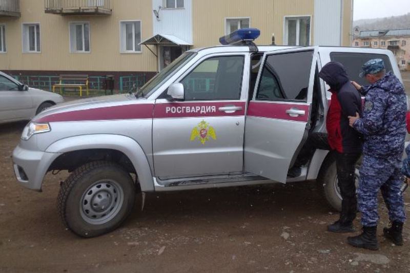 Фото Житель Бурятии украл ключи из квартиры и угнал авто из-под носа владельца