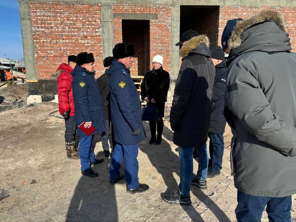 Фото Прокурор Бурятии проверил ход строительства школы в Хоринском районе