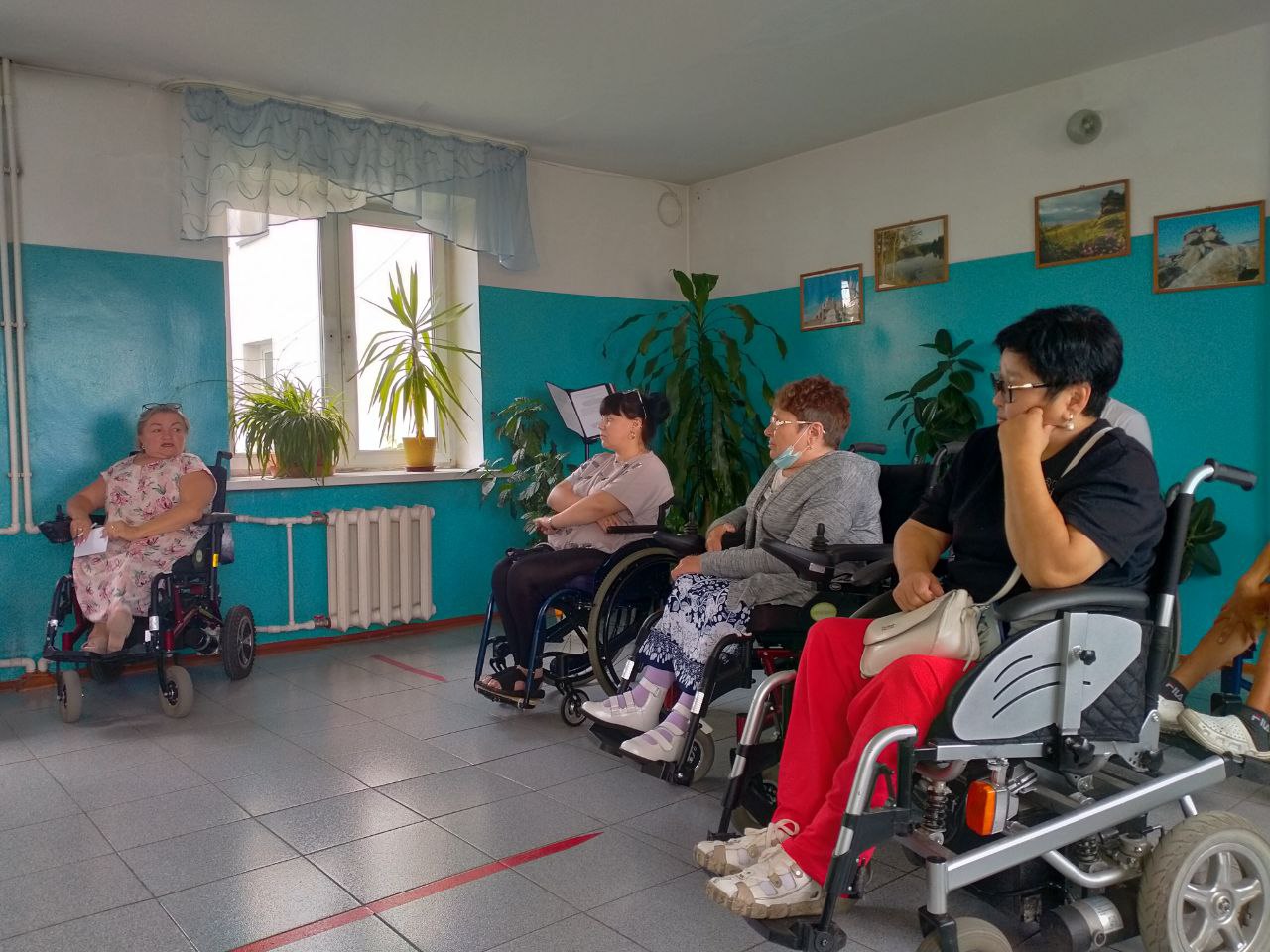 Фото В Бурятии жителям дома инвалидов – колясочников рассказали об электронном сертификате