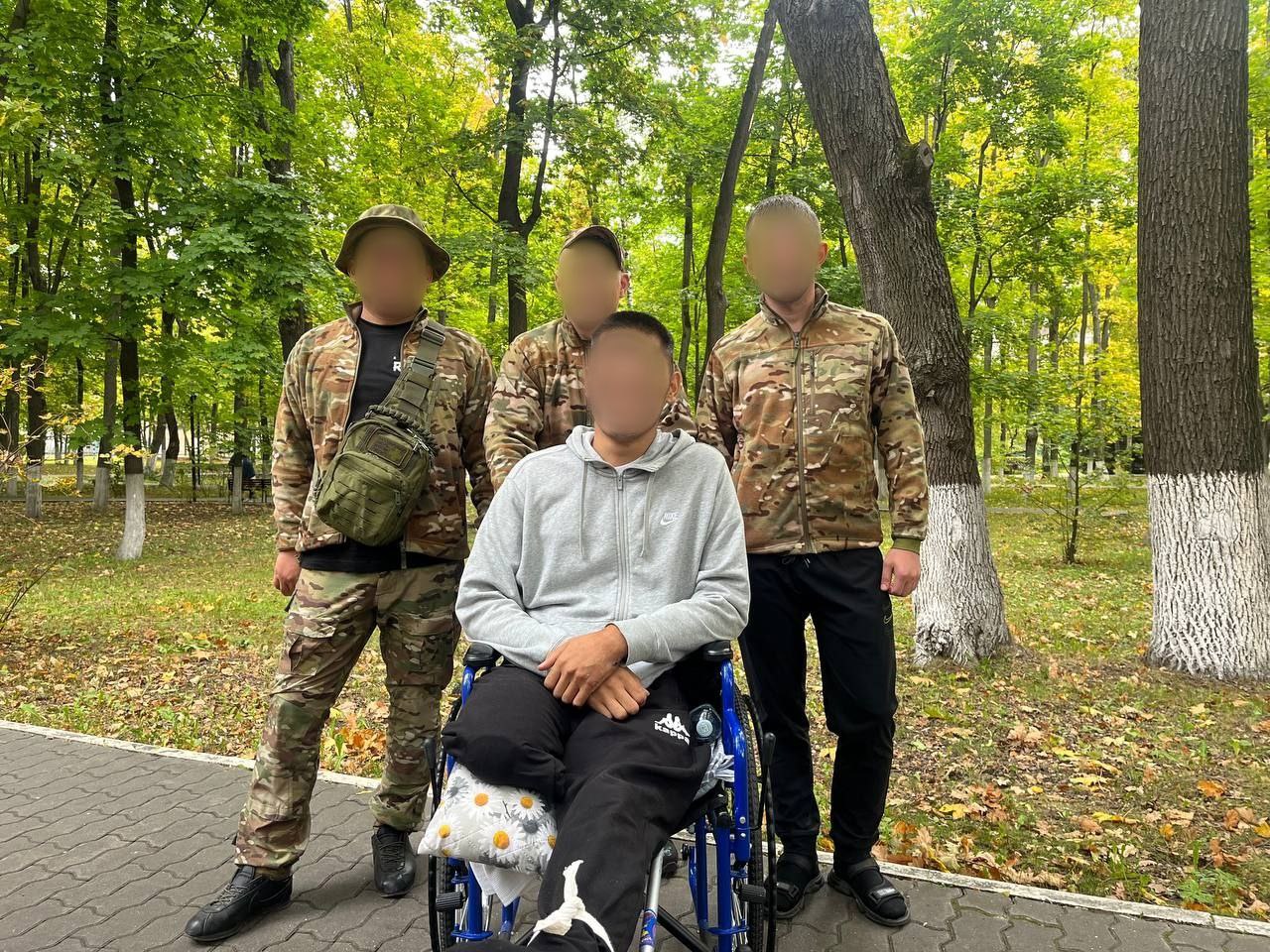 Фото Бойцы СВО из Бурятии навестили сослуживца в госпитале