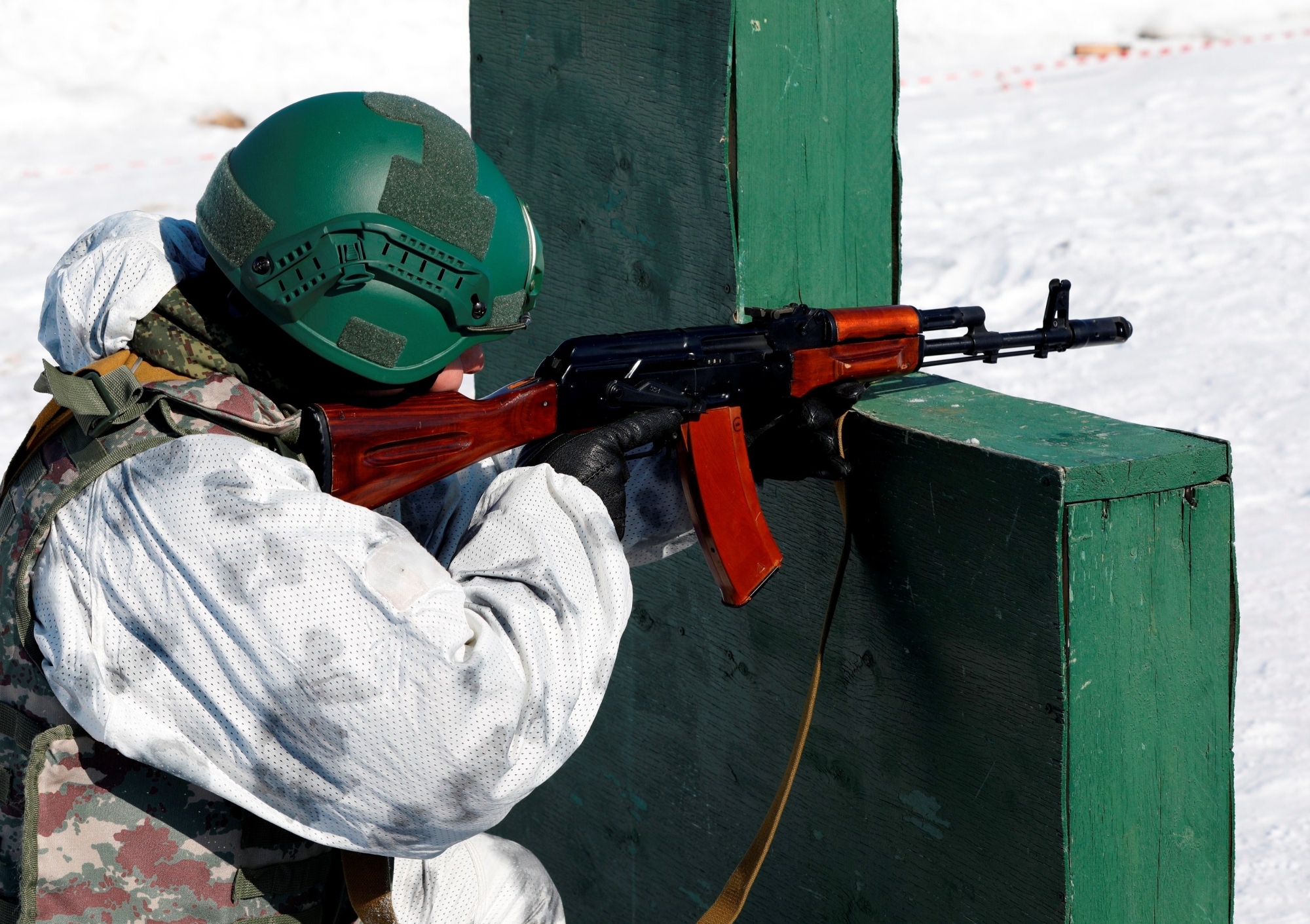 Фото Младшие офицеры совершенствуют навыки ведения общевойскового боя в ходе сборов