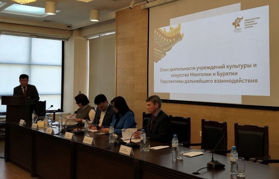 Фото В Бурятии возобновят фестиваль этнической моды с участием Монголии