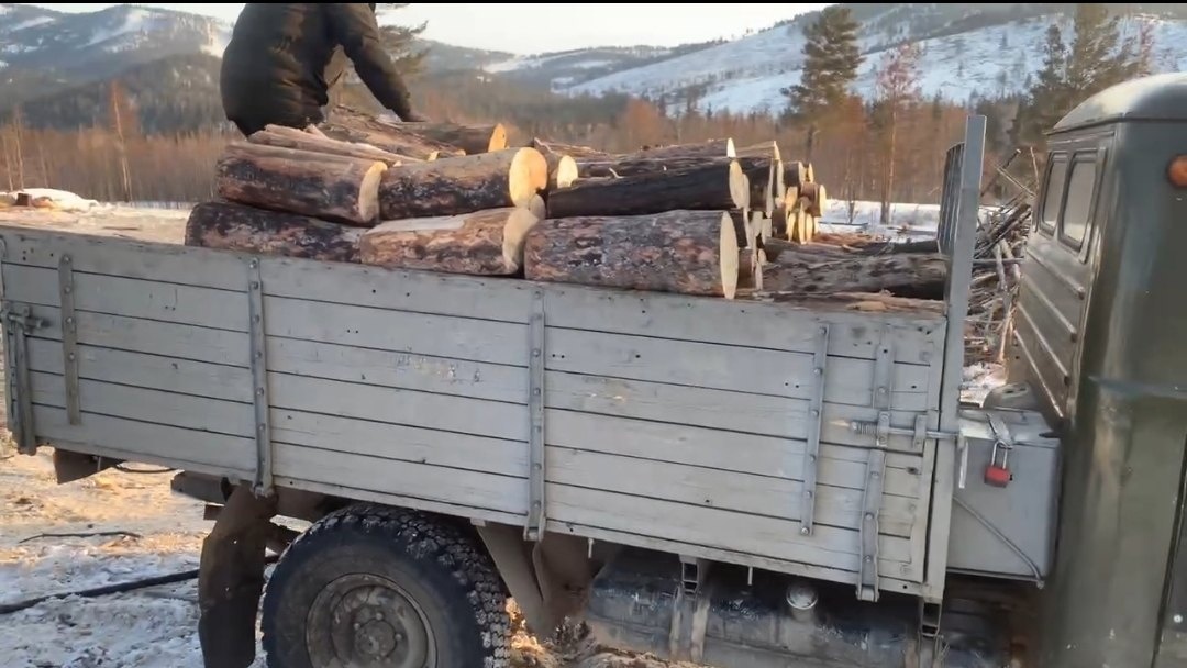 Фото В Бурятии семьи участников СВО получили дрова
