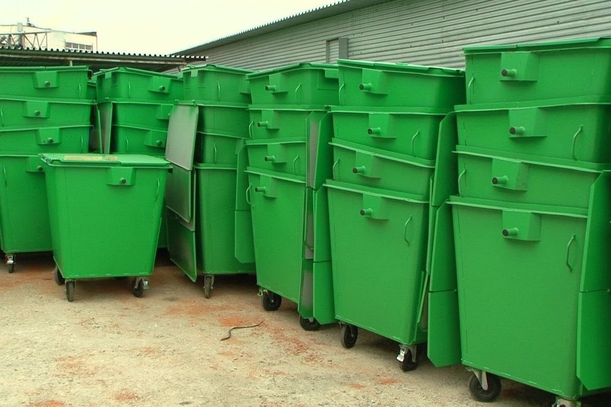 Фото На севере Бурятии прокуратура заставила поселковые власти купить 100 мусорных контейнеров