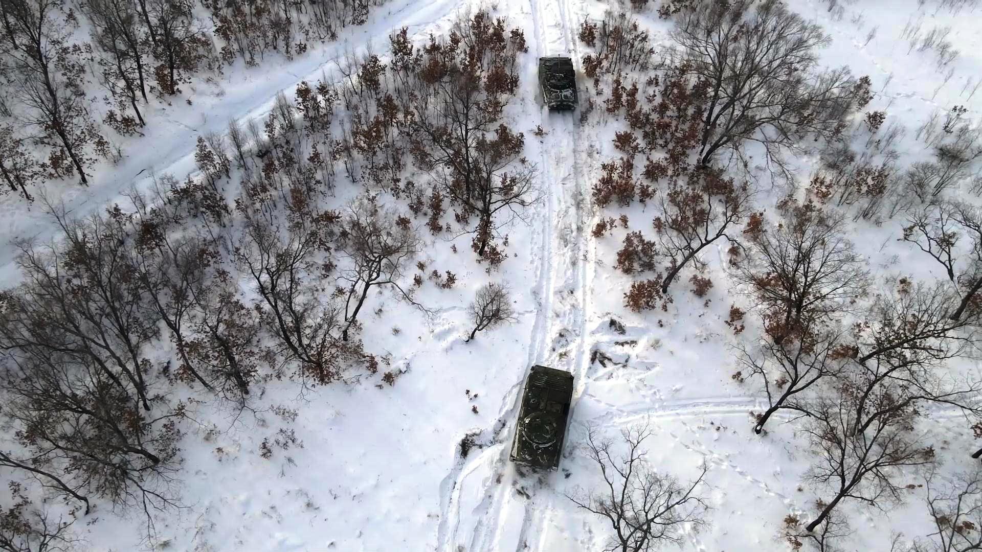 Фото В Бурятии мотострелки ВВО отточили навыки вождения боевых машин