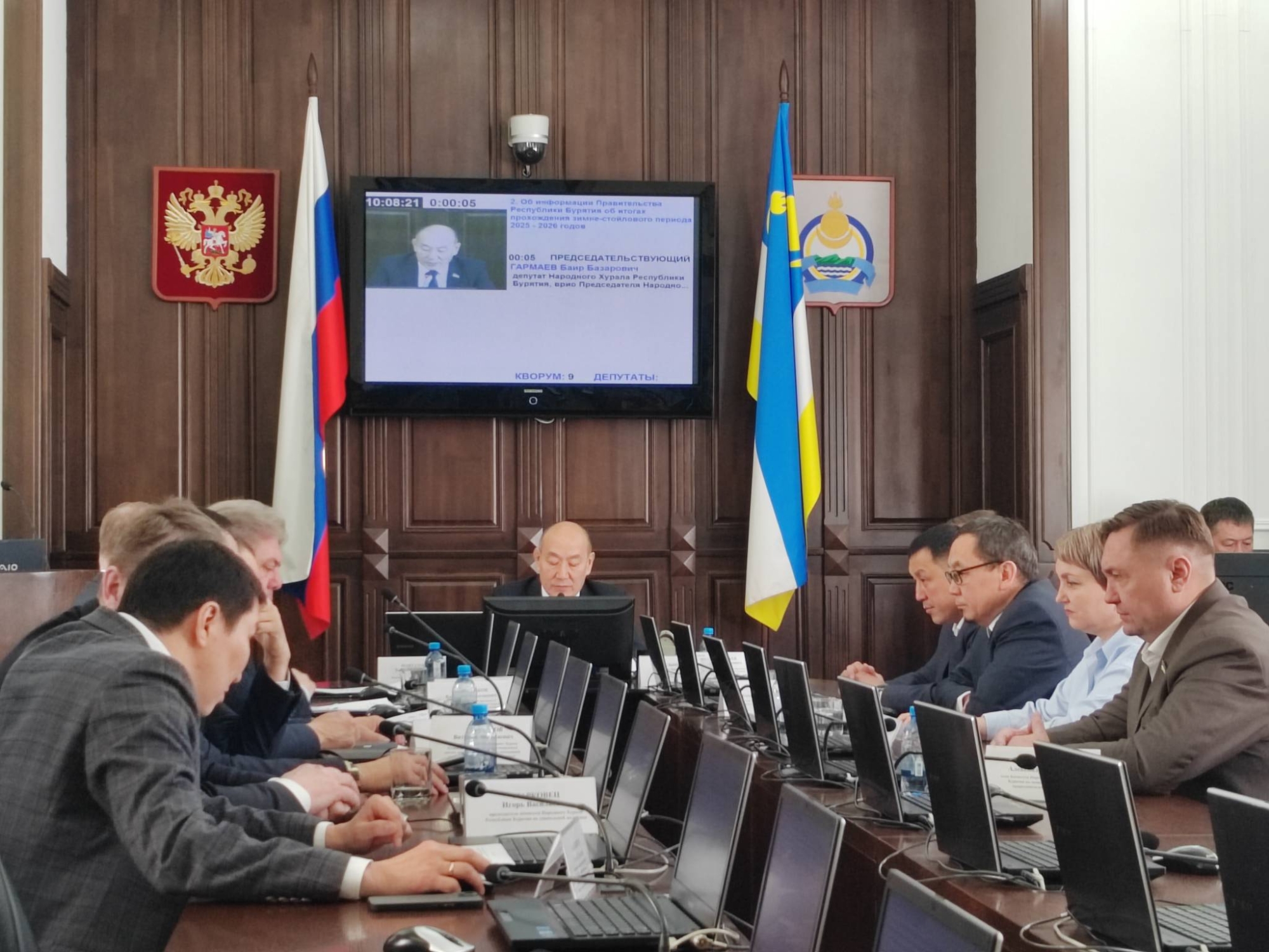 Фото Участники Совета Народного Хурала погрузились в тонкости реставрационного дела 