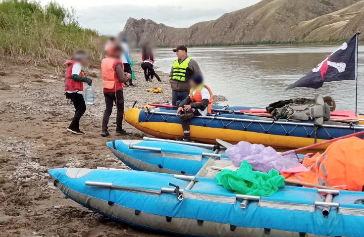 Фото В Бурятии несовершеннолетние нарушители сплавились по реке