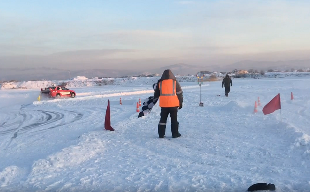 Фото В Бурятии стартовал чемпионат по ледовым гонкам «Лед-2023»