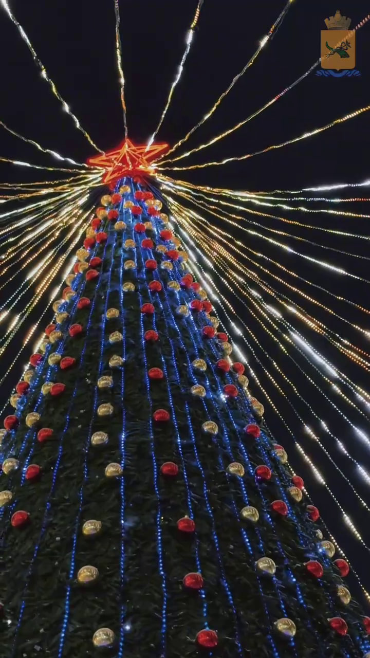 Фото Жители Улан-Удэ уже могут посетить ледовый городок на площади Советов