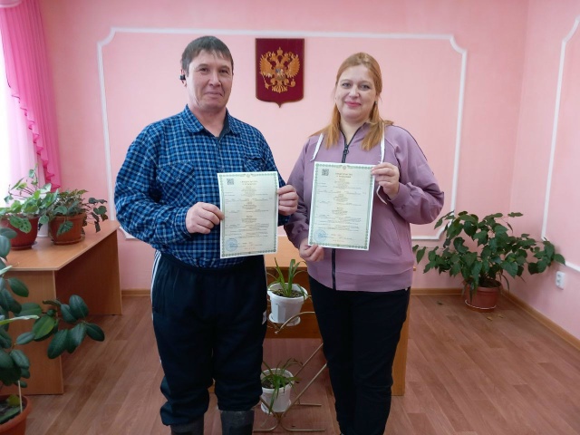 Фото В Бурятии родилась королевская двойня – Виктор и Виктория 