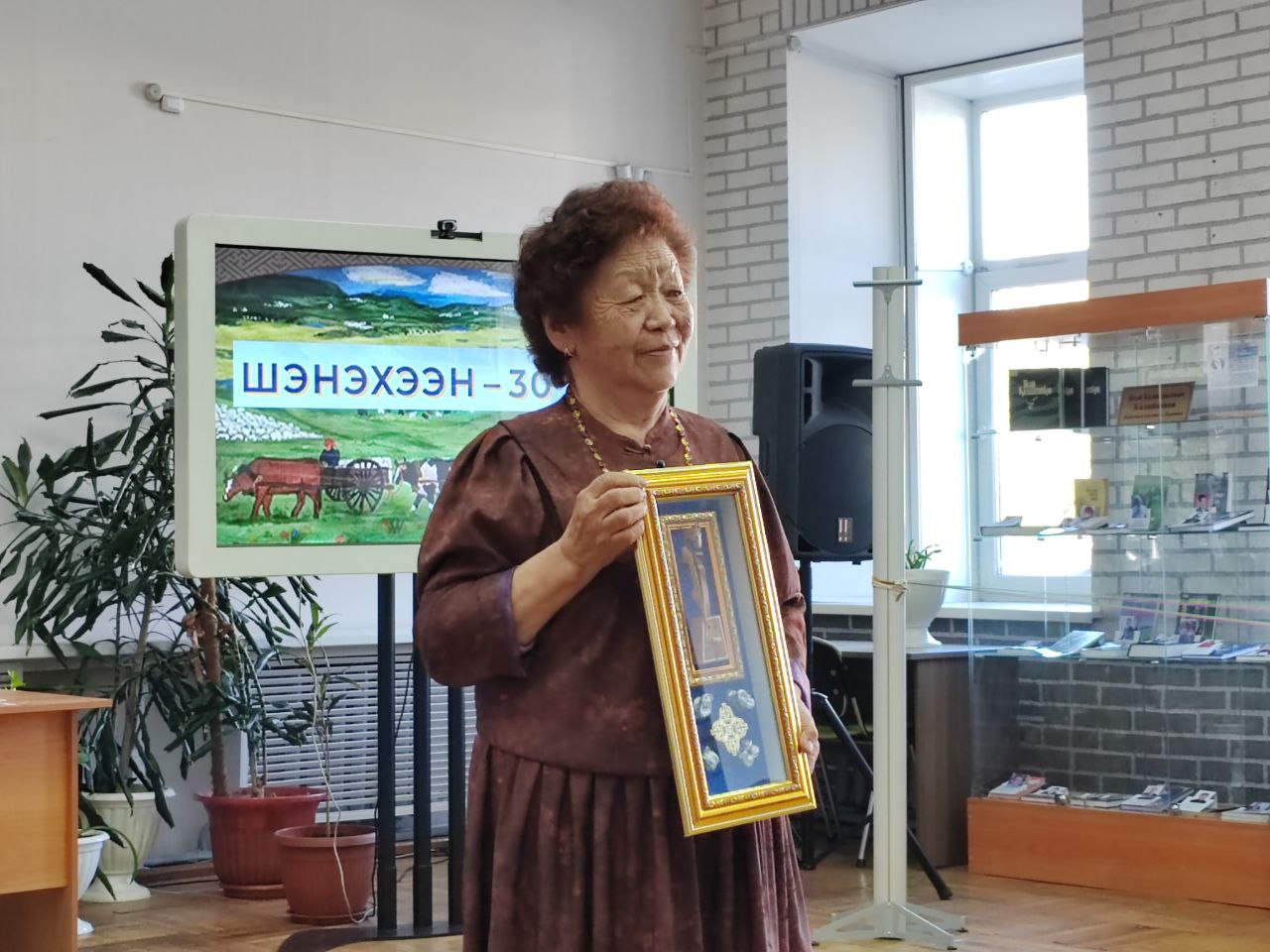 Фото В Бурятии уникальный преподаватель бурятского языка презентовала две книги