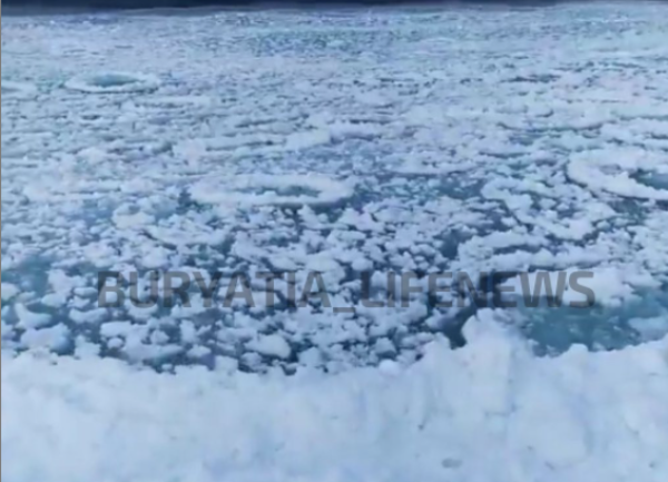 Фото Видео «залипательного» зимнего Байкала покоряет соцсети