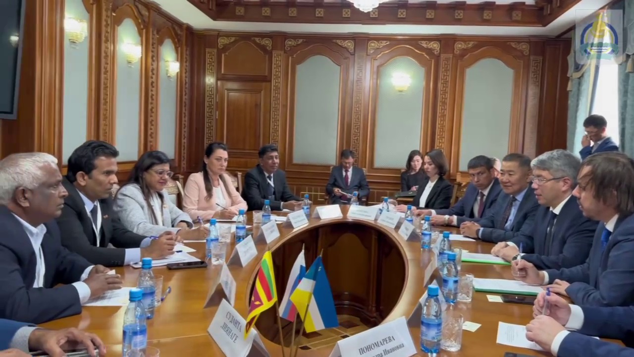 Фото Глава Бурятии обсудил с делегацией Шри-Ланки вопросы сотрудничества