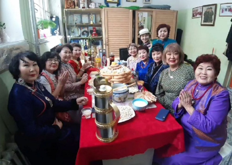 Фото «Серебряные» волонтеры подиумной группы «Гоёмсуу» побывали в Монголии