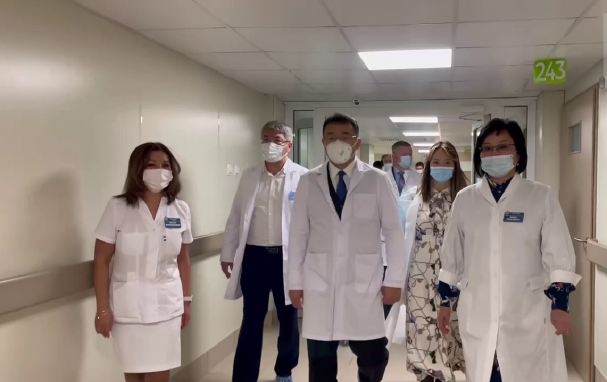Фото В Бурятии делегации из Монголии представили Центр ядерной медицины