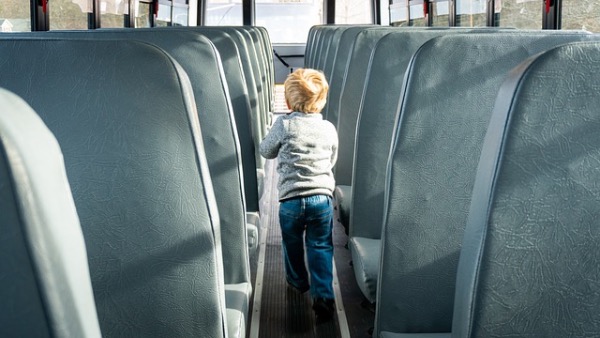 Фото В Госдуме хотят запретить высаживать детей из общественного транспорта