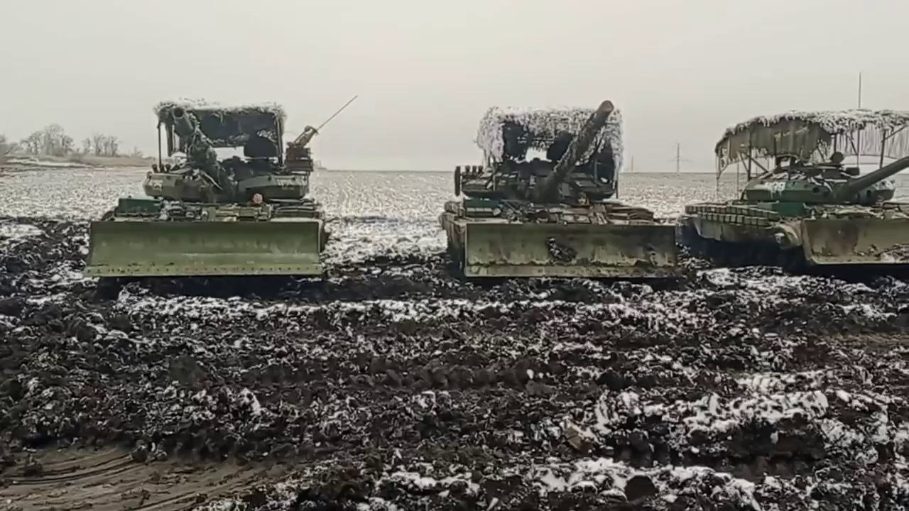 Фото На СВО военным из Бурятии прислали отвалы для танков