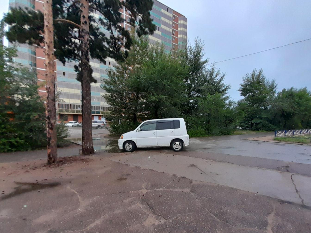 Фото В Улан-Удэ водитель сбил пенсионерку во дворе дома