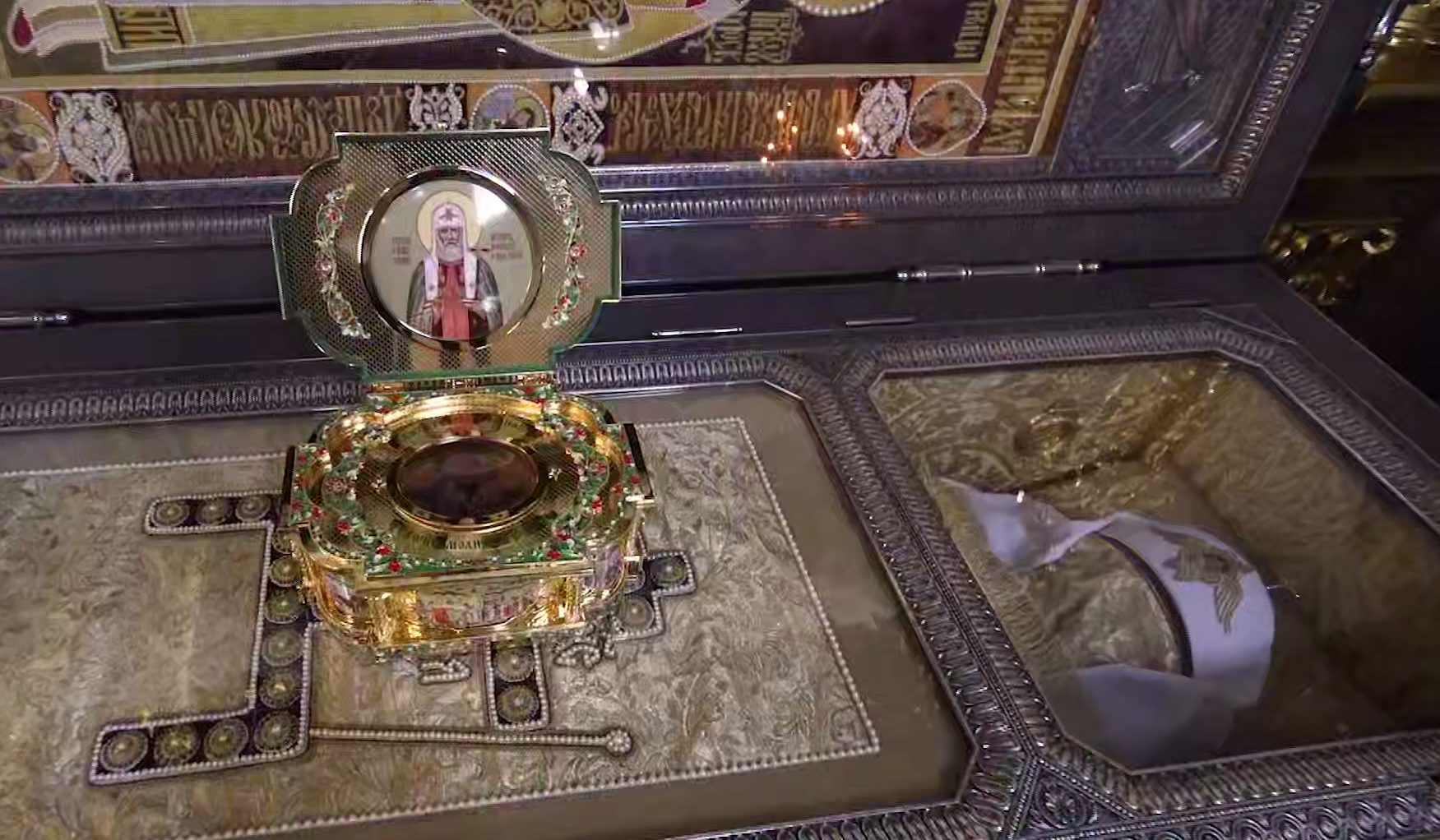 Фото Ковчег с мощами святителя Тихона, Патриарха Всероссийского прибудет в Бурятию