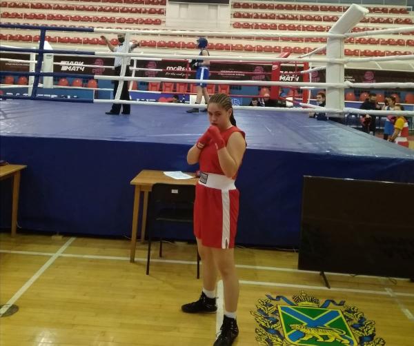 Фото Семиклассница из Бурятии победила на соревнованиях ДФО по боксу