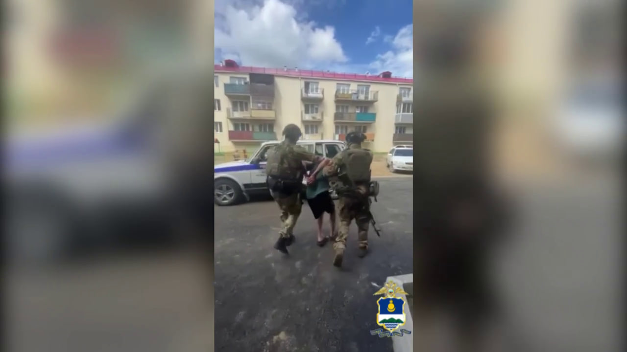 Фото В Бурятии грабитель офиса микрозаймов при задержании угрожал гранатой