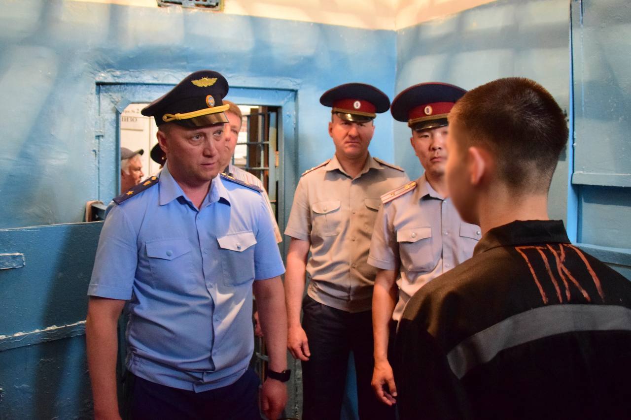 Фото Главный прокурор Бурятии проверил условия содержания осужденных