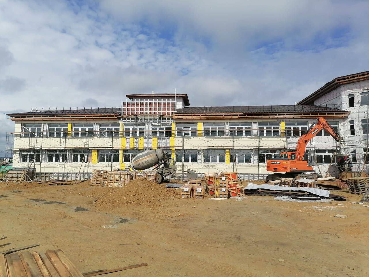 Фото В Еравнинском районе Бурятии вместо аварийного здания строят новую школу