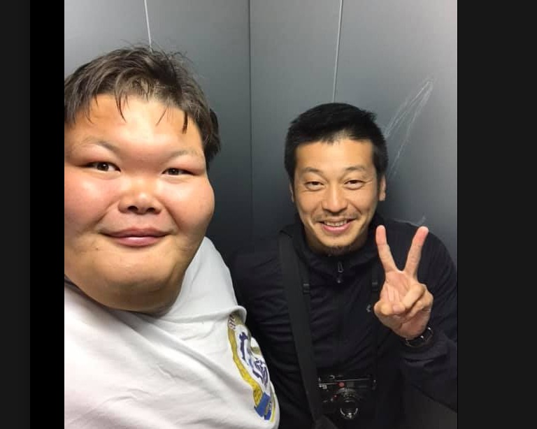 Фото Анатолий Михаханов застрял в лифте с приехавшим в Бурятию японским журналистом