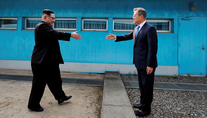 Фото КНДР и Южная Корея намерены положить конец войне в 2018 году
