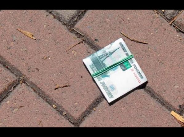 Фото Адвокат: как вести себя при находке денег на улице