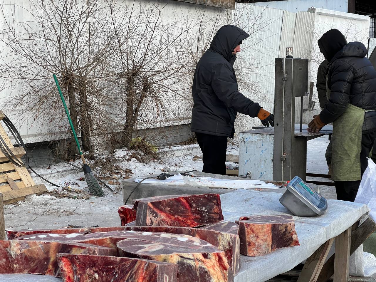 Фото В Улан-Удэ поймали торговцев мяса без документов