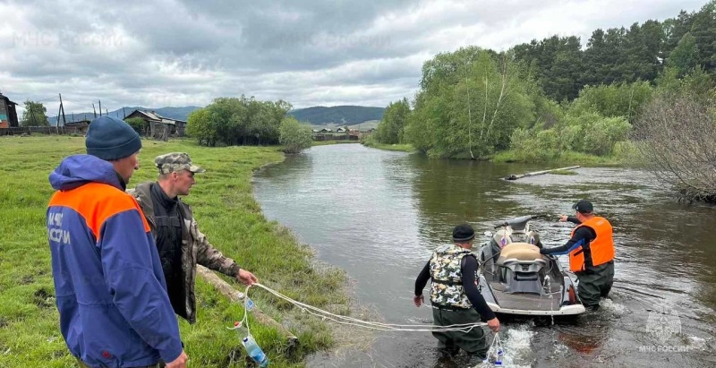 Фото В Прибайкальском районе Бурятии добровольцы нашли тело утонувшего в реке малыша