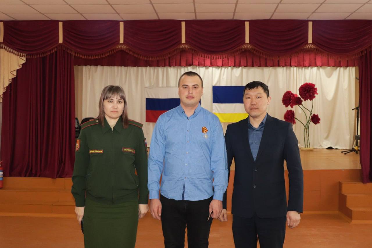 Фото В Бурятии орден Святого Георгия вручили участнику СВО