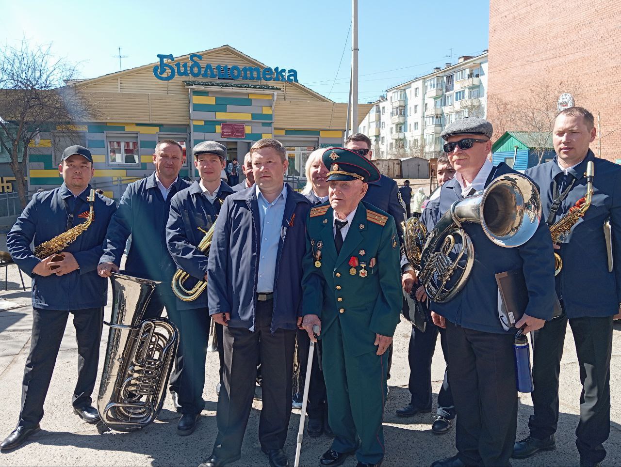 Фото В Улан-Удэ девять фронтовых бригад выступят во дворах ветеранов войны 