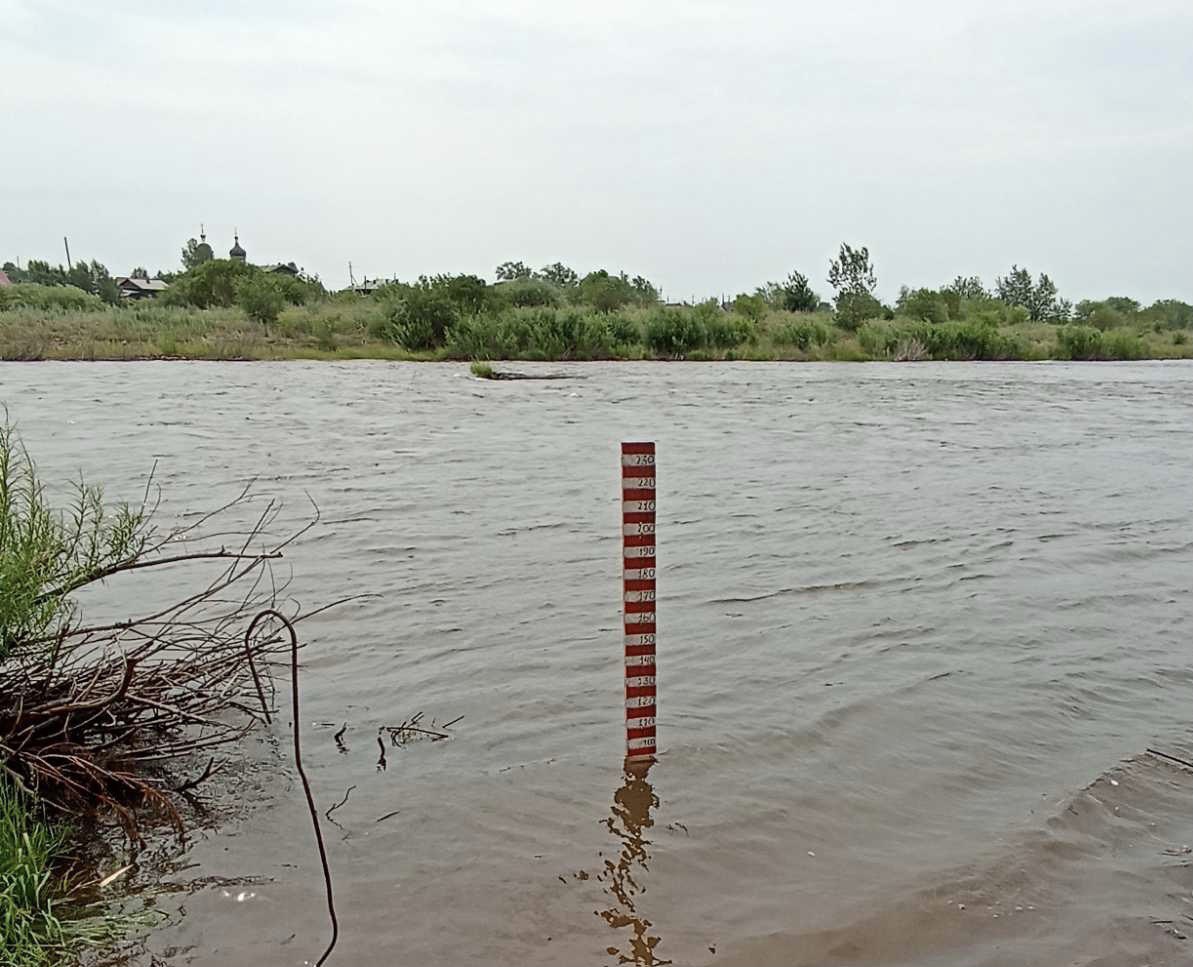 Фото Вода в реках Улан-Удэ начала медленный спад