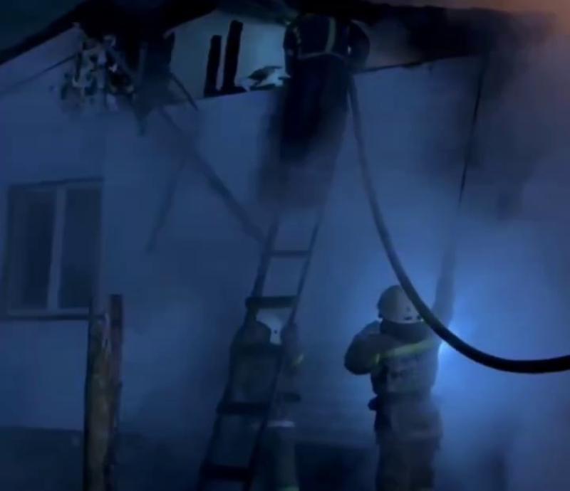 Фото В Улан-Удэ пожарные предотвратили взрыв газа в частном доме