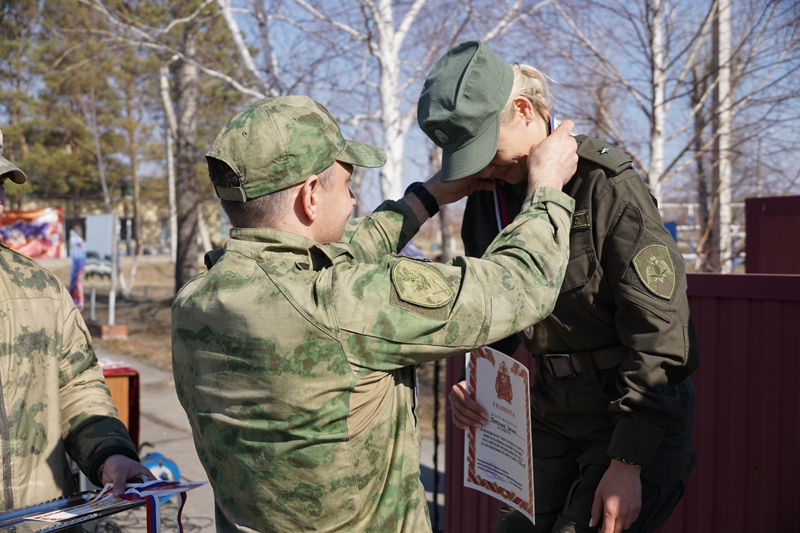 Фото Росгвардейцы Бурятии стали лучшими в Восточном округе по служебному биатлону