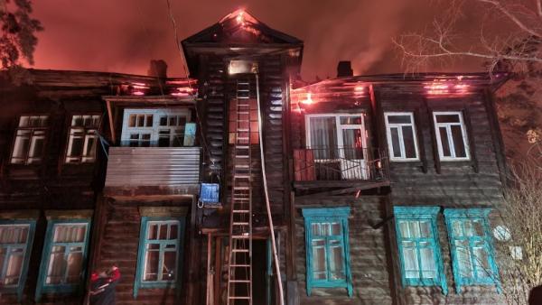 Фото В Улан-Удэ подожгли жилой многоквартирный дом (ФОТО)