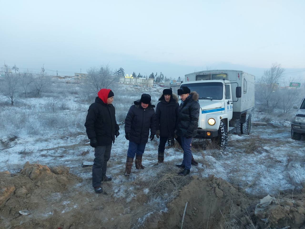 Фото Мэр Улан-Удэ посетил место аварии в сотых кварталах