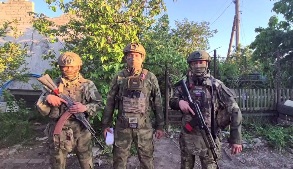 Фото На передовой бурятские бойцы получили усилители сигнала дронов