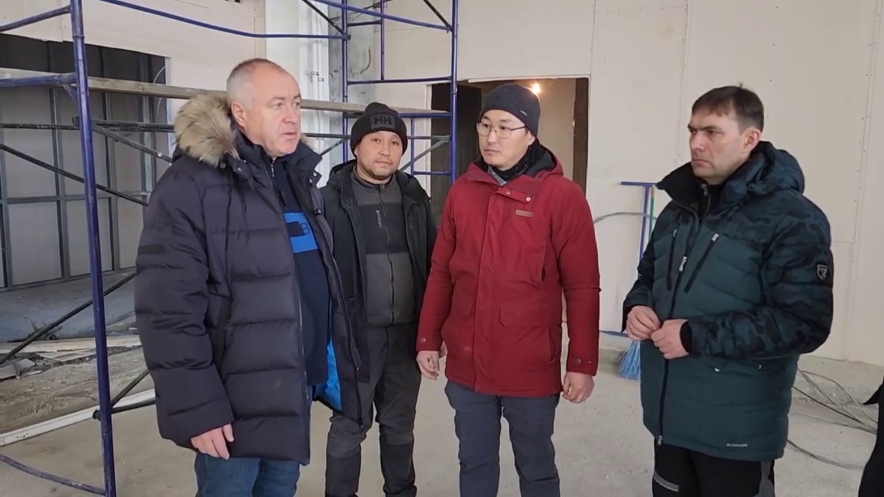 Фото Зампред правительства Бурятии проинспектировал ход строительства школы в Курумкане