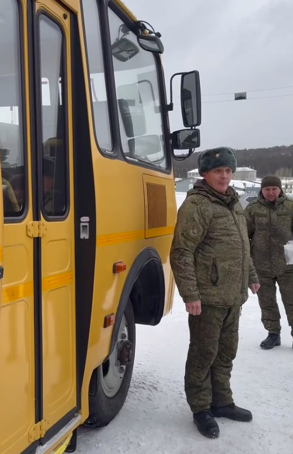 Фото Район Бурятии передал автобус для нужд военных 