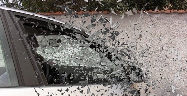 Фото Юный водитель Тойоты сильно пострадал от столкновения с грузовиком
