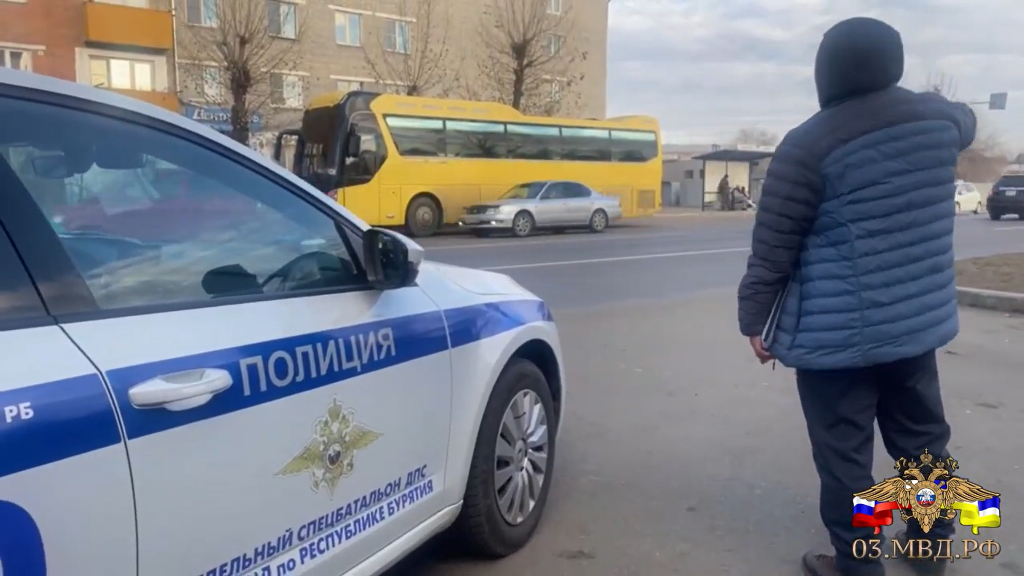 Фото В Улан-Удэ водитель автобуса пытался дать взятку сотруднику ГИБДД (ВИДЕО)