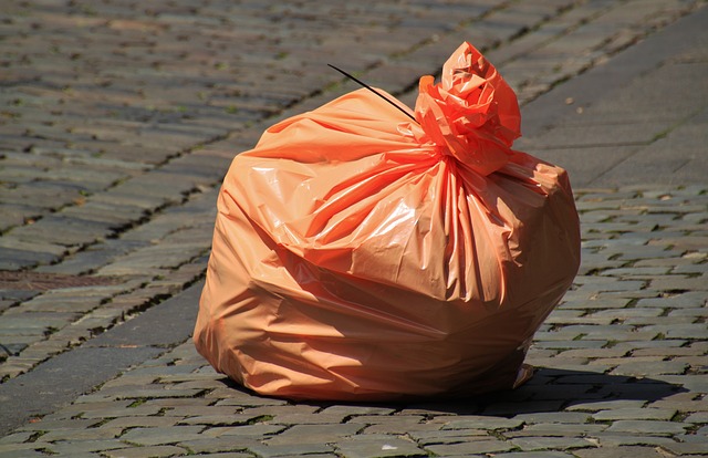 Фото В Улан-Удэ забирают мусор у ковидных больных